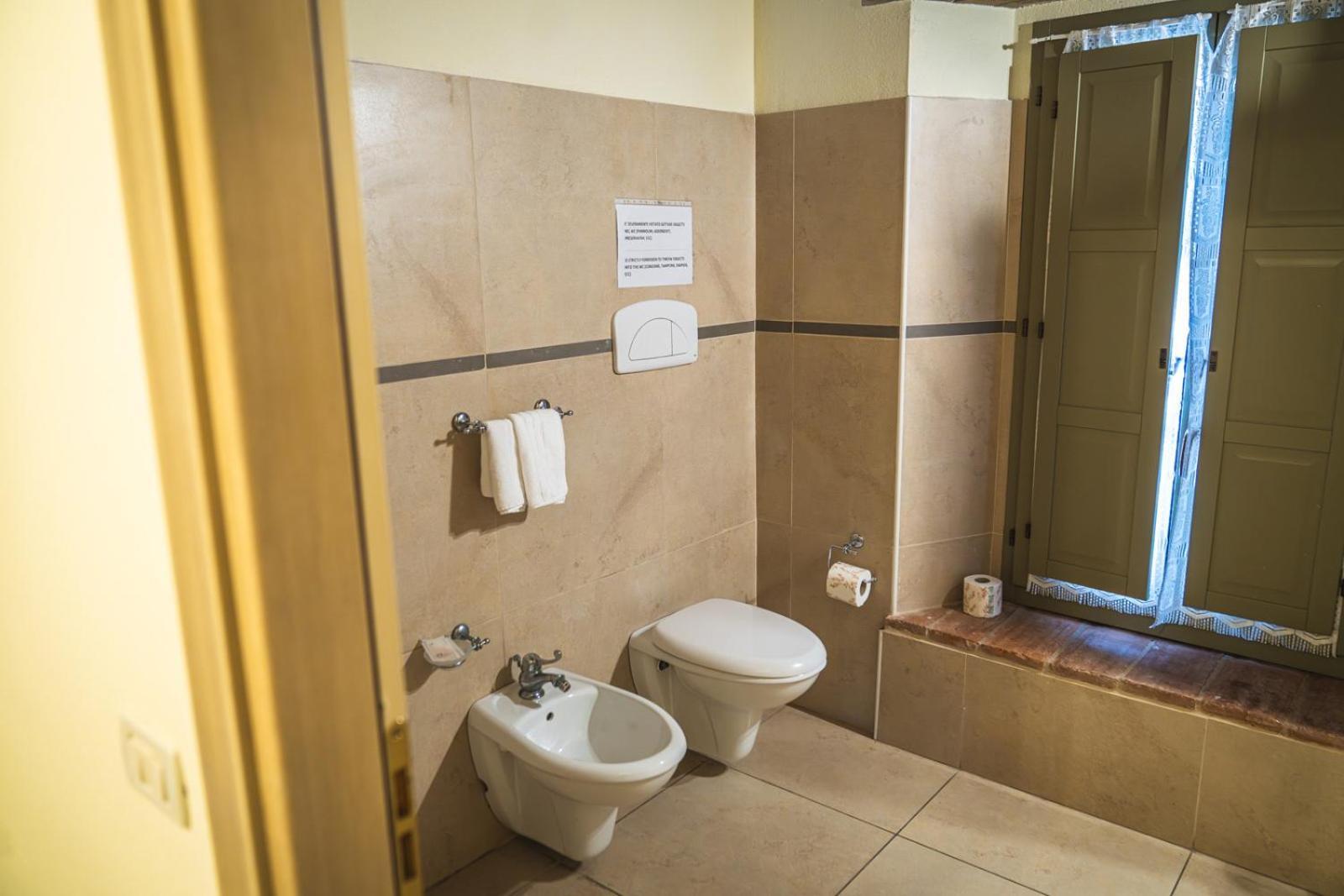 Hotel La Tavola Rotonda Cortemaggiore Habitación foto
